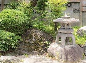 庭石・ブロック塀・物置の撤去：岐阜のプチ解体でスッキリ解決